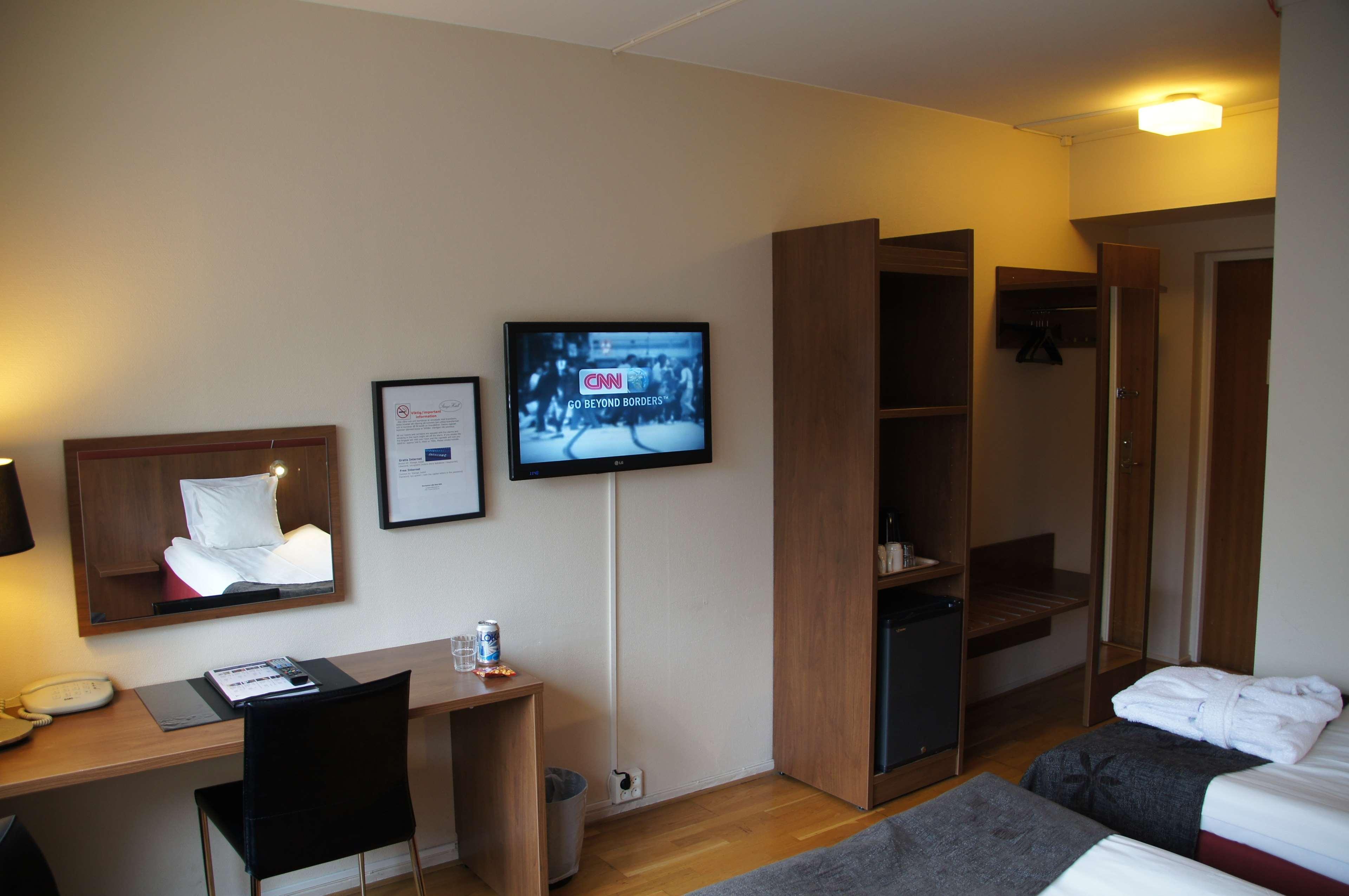 Готель Peninsula 4*