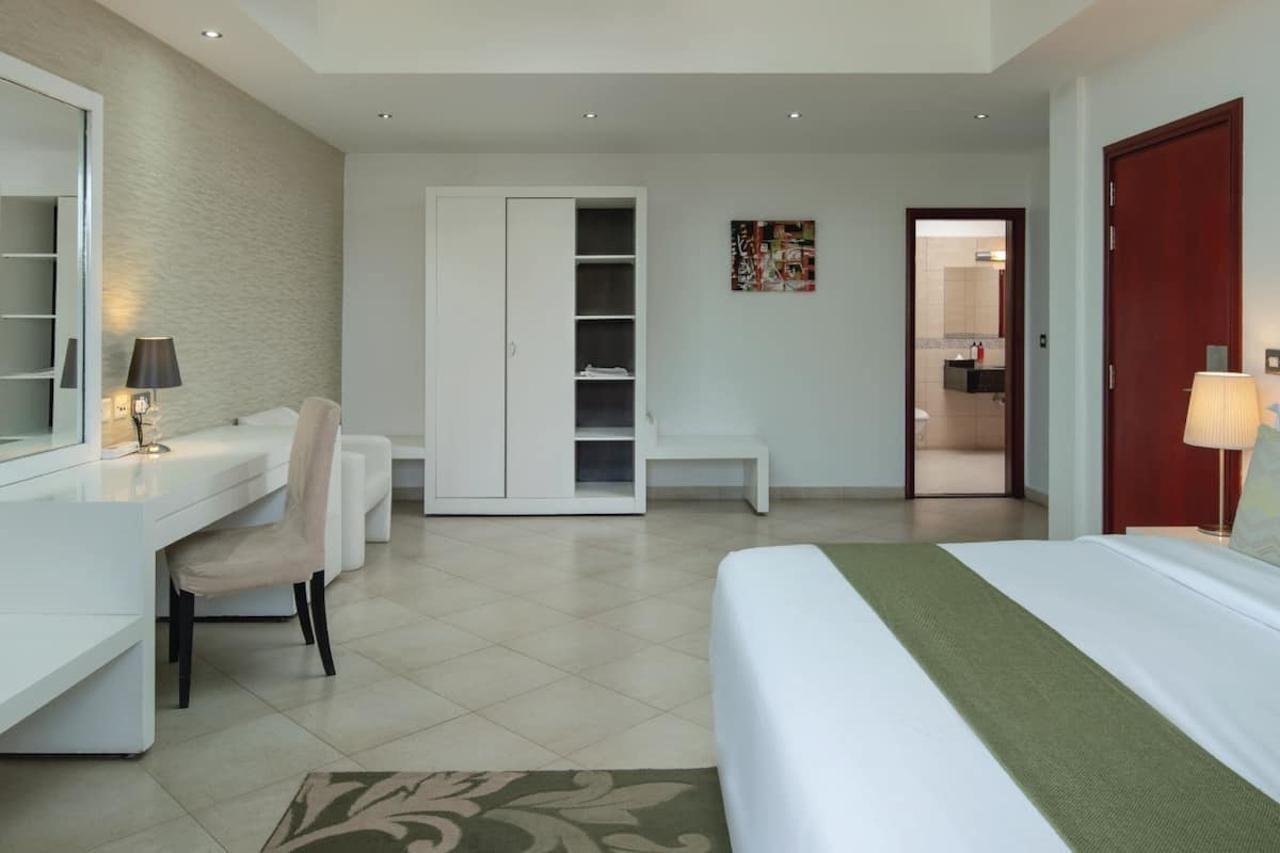 Peninsula 4* Дар-ес-Салам